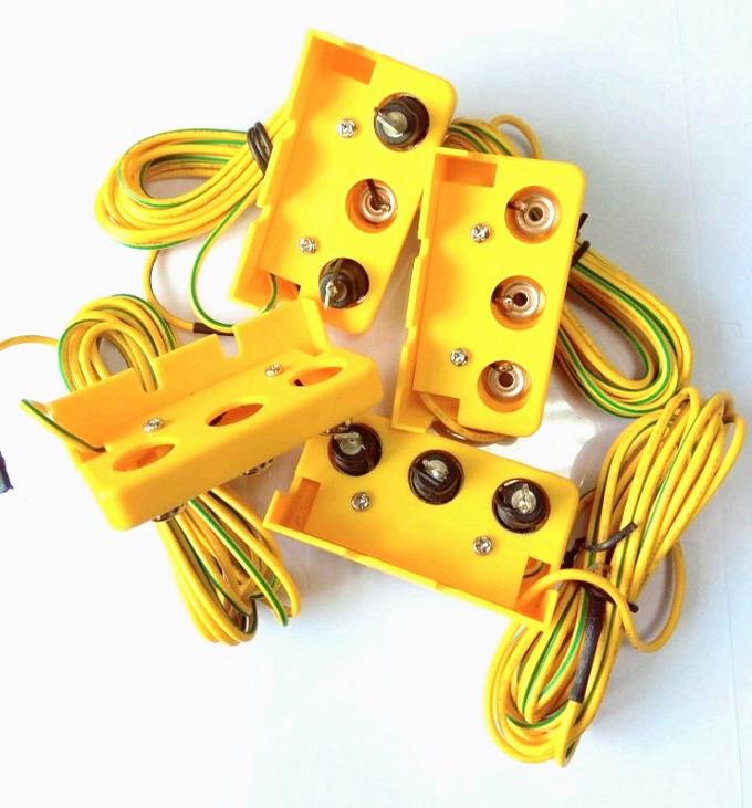 Yellow grounded socket